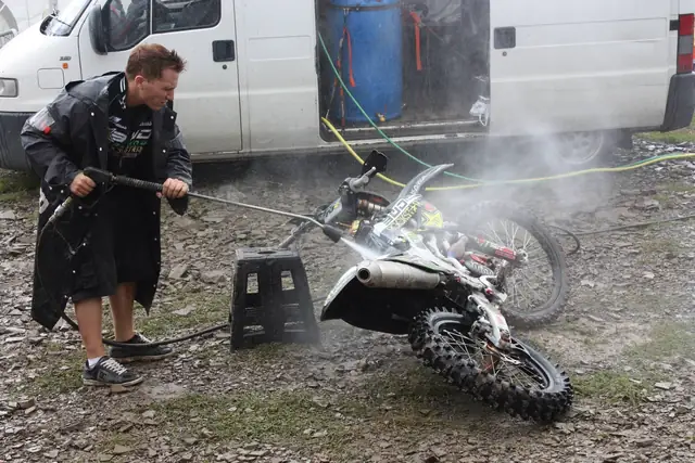 Paddock et stands d’équipes